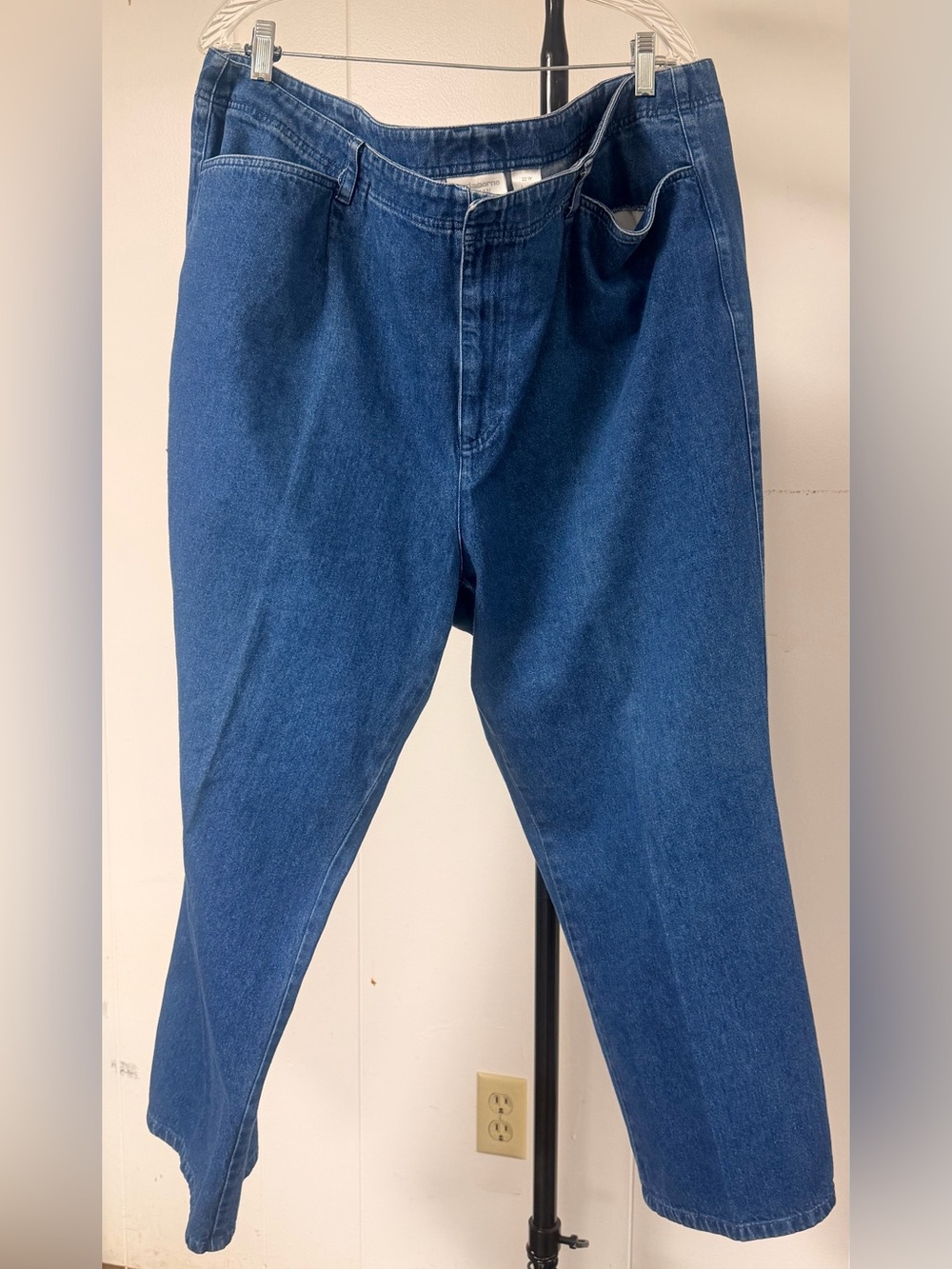 Liz Claiborne Women's Straight Leg Blue Jeans